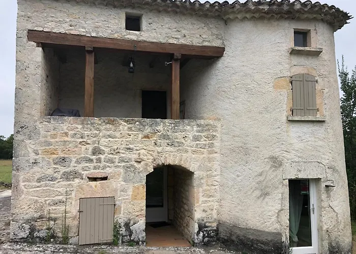 Dom wakacyjny Calme Et Tranquillite Pern